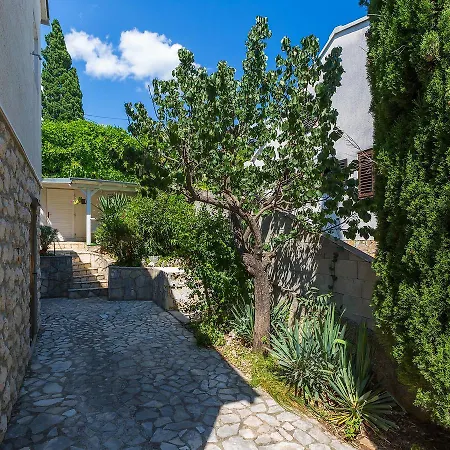 Laurem.1 Apartment