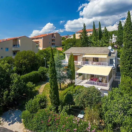 Apartment Laurem.1 *